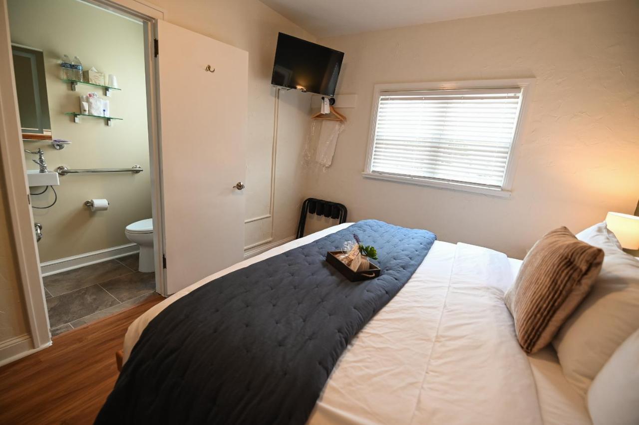 The Lakehouse Inn Geneva 외부 사진